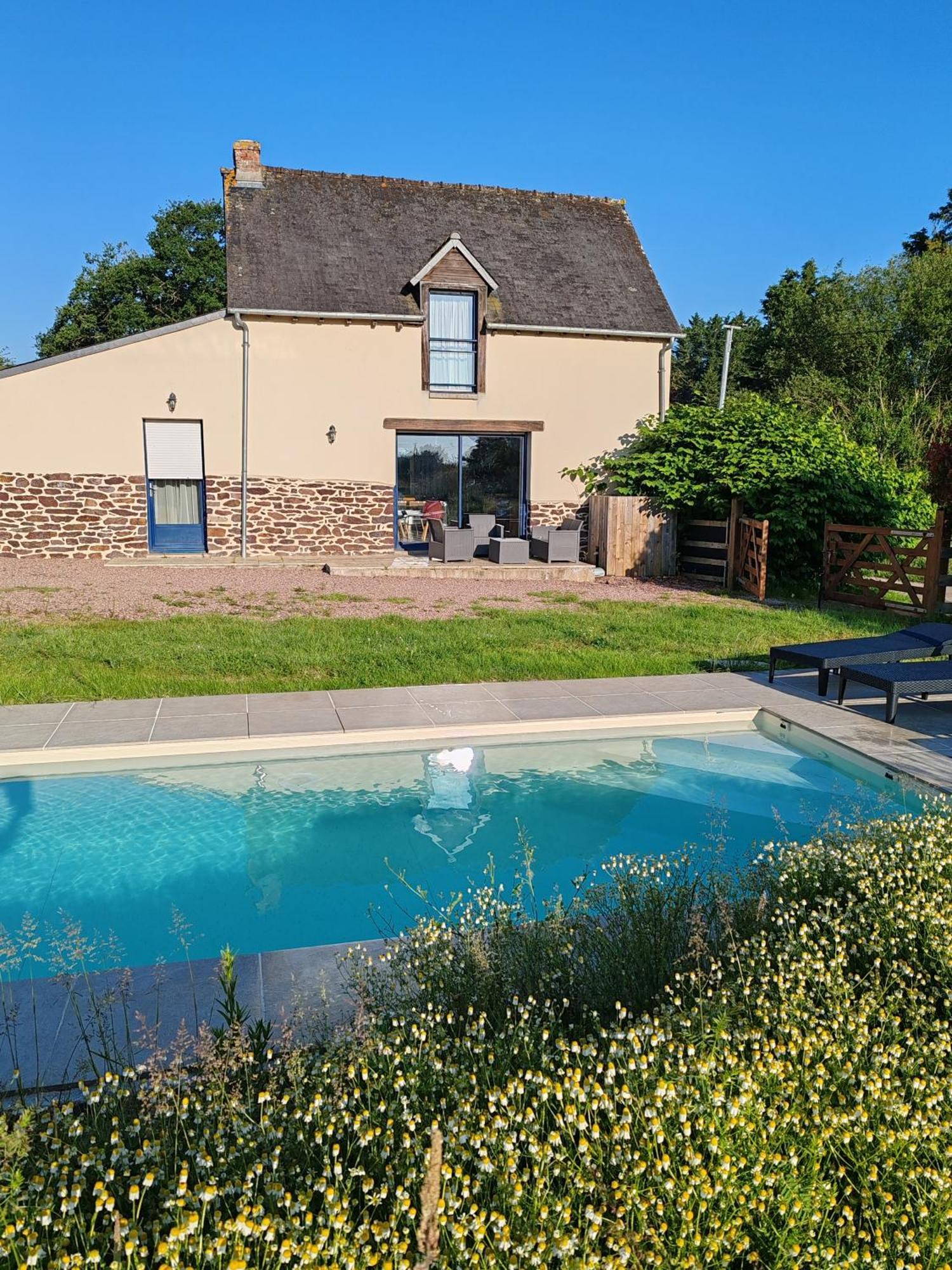 Вилла L'Ote De Brekilien Saint-Malon-sur-Mel Экстерьер фото